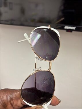 Women's White & Gold Metal-Arm Sunglasses